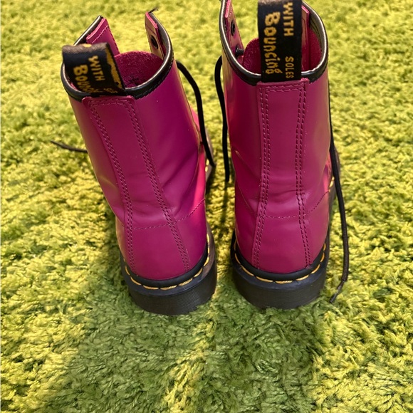 DR MARTENS 1460 SMOOTH LEATHER LACE UP BOOTS PINK SIZE 6 - Picture 3 of 9
